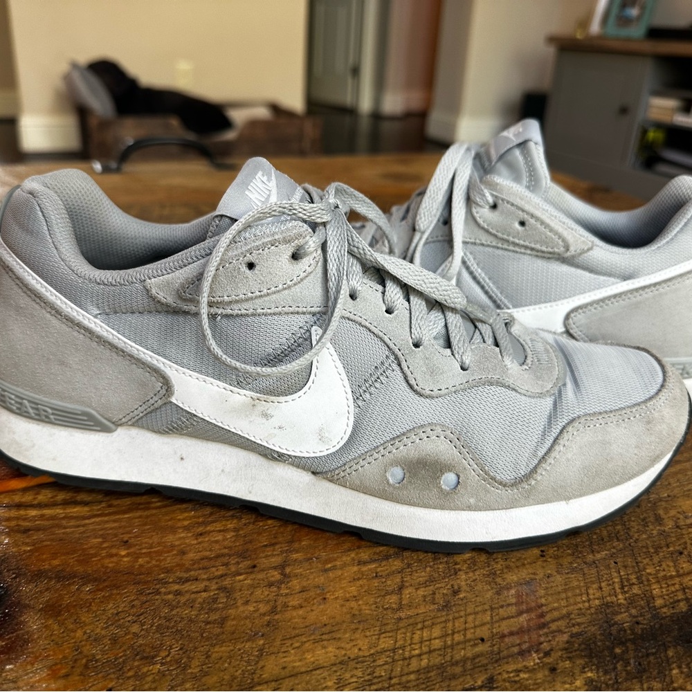 Nike Classic Light Gray Sneakers - Picture 3 of 4
